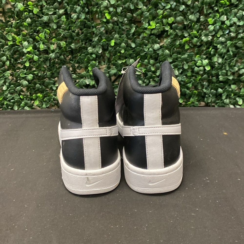 Nike Court Royale 2 - M10 ( A few smudges from storage ) - Picture 5 of 14